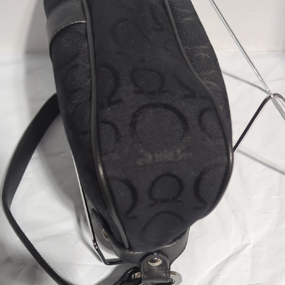 Salvatore Ferragamo Black Shoulder Bag - Picture 5 of 10